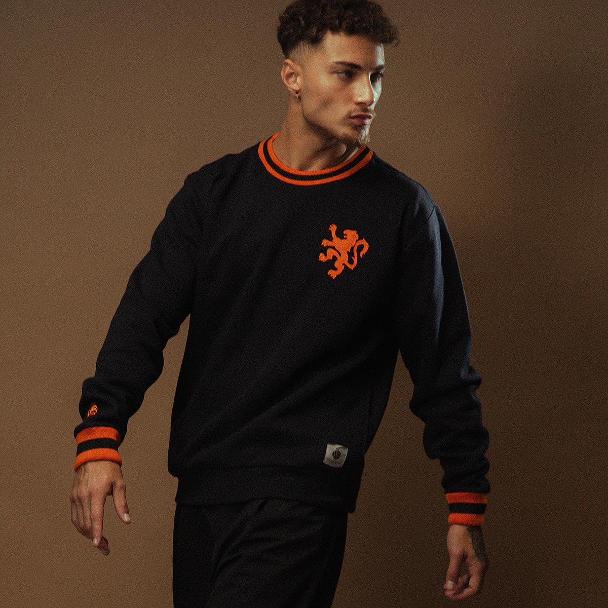 Netherlands Retro Black Men's Sweatshirt